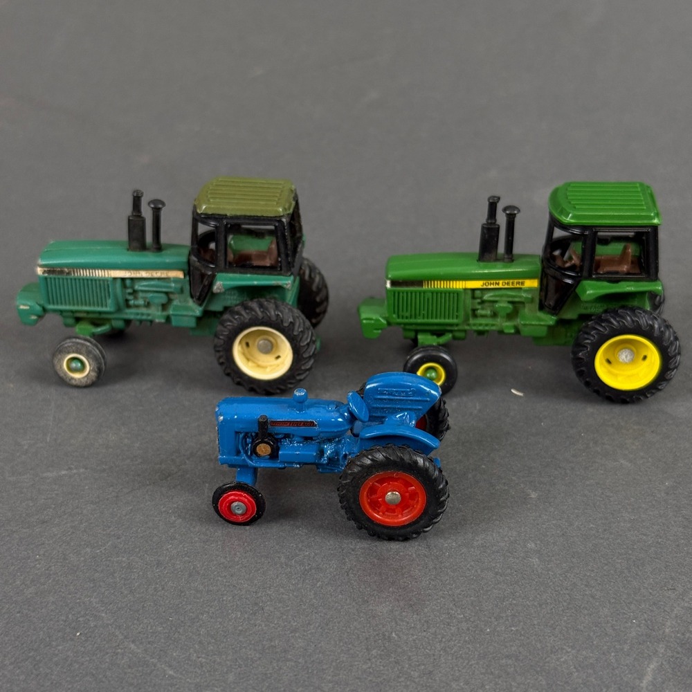 Ertl John Deere Ford Tractor Diecast Farm Toys. 1/64 - vintage lot of 3